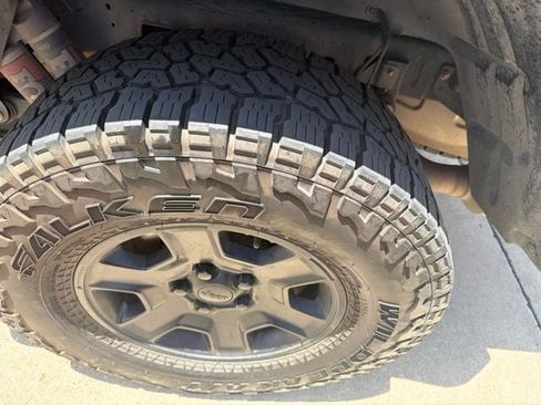 Used 2021 Jeep Gladiator Mojave AWD/4WD image 9