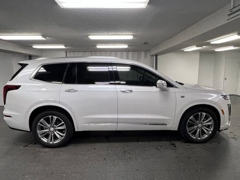 Used 2024 Cadillac XT6 Premium Luxury w/ Technology Package AWD/4WD image 6