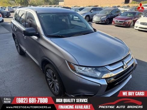 Used 2020 Mitsubishi Outlander LE AWD/4WD image 10