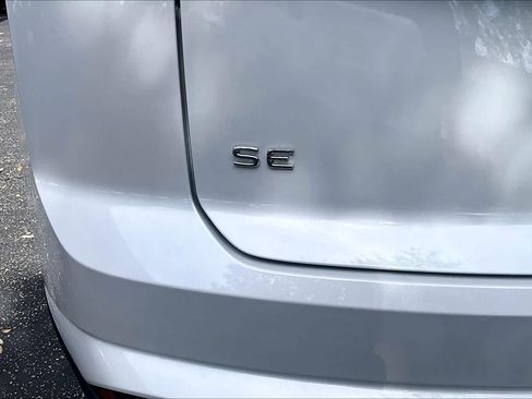 New 2026 Volkswagen Atlas Cross Sport SE FWD image 15