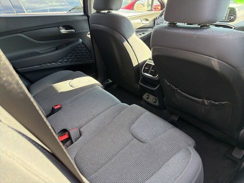Used 2019 Hyundai Santa Fe SEL image 6