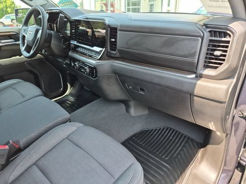 Used 2023 Chevrolet Silverado 1500 LT AWD/4WD image 31