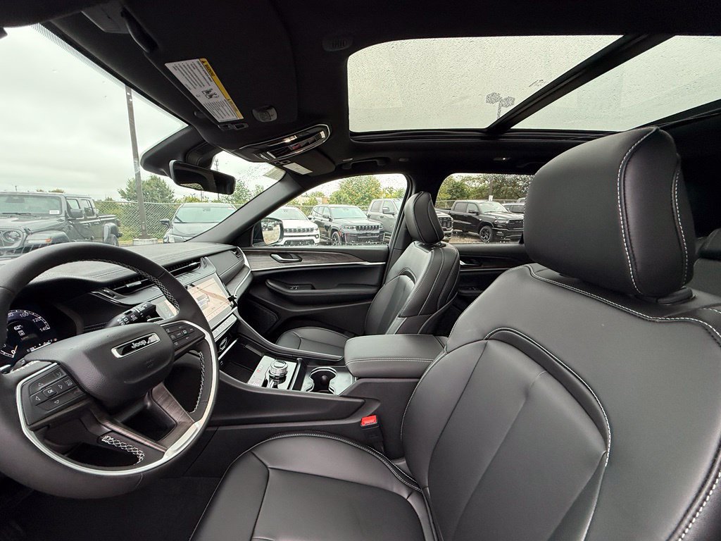 New 2027 Jeep Grand Cherokee Limited AWD/4WD image 11