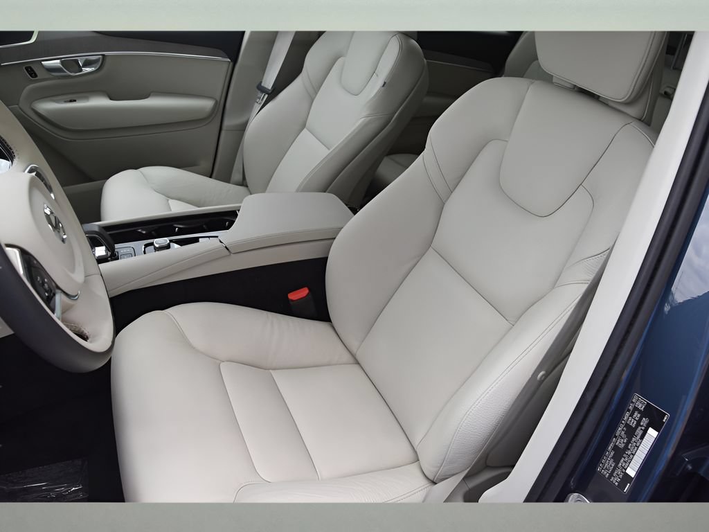 Used 2024 Volvo XC90 B6 Plus w/ Protection Package Premier AWD/4WD image 12