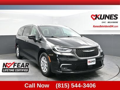 Used 2024 Chrysler Pacifica Touring-L
