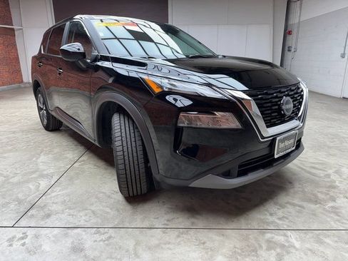 Used 2023 Nissan Rogue SV AWD/4WD image 6