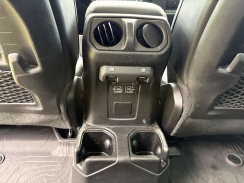 Used 2022 Jeep Gladiator Rubicon w/ LED Lighting Group AWD/4WD image 26
