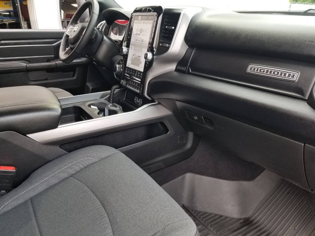 Certified 2024 RAM 2500 Big Horn w/ Night Edition AWD/4WD image 17