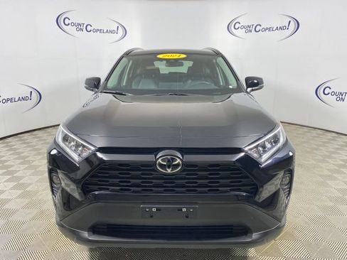 Used 2021 Toyota RAV4 XLE Premium AWD/4WD image 2