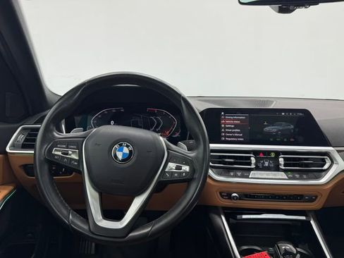Used 2022 BMW 330i Sedan w/ Convenience Package RWD image 3
