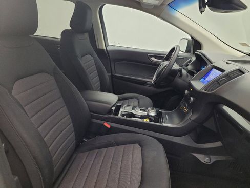 Used 2020 Ford Edge SE FWD image 21