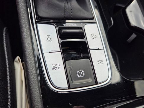 Used 2022 Hyundai Santa Cruz Limited image 24