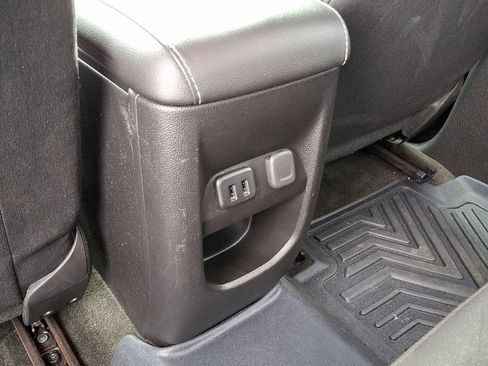 Used 2018 Chevrolet Colorado LT image 12