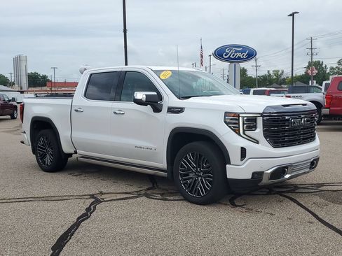 Used 2022 GMC Sierra 1500 Denali Ultimate AWD/4WD image 3