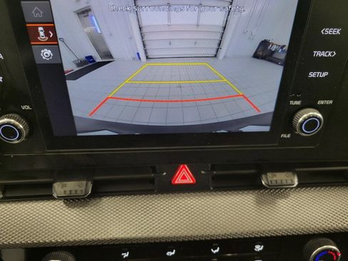 Used 2025 Kia Sportage LX image 14