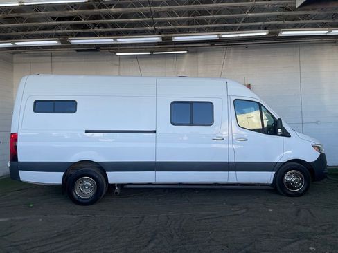 Used 2022 Mercedes-Benz Sprinter 3500 image 6