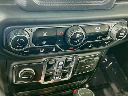 Used 2023 Jeep Gladiator Sport AWD/4WD image 15