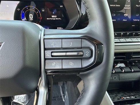 Used 2024 Chevrolet Colorado ZR2 w/ ZR2 Convenience Package III image 25