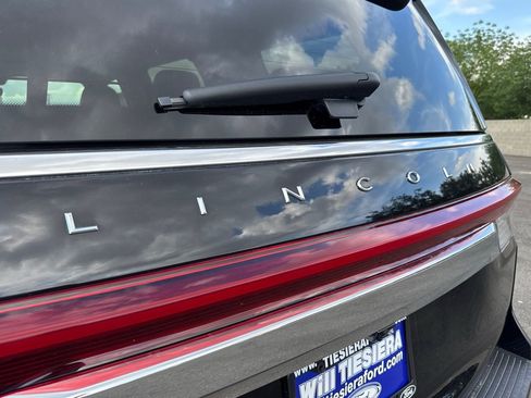 Used 2024 Lincoln Navigator Reserve AWD/4WD image 5