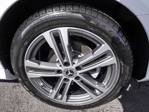 Used 2022 Mercedes-Benz E 350 4MATIC Sedan image 7