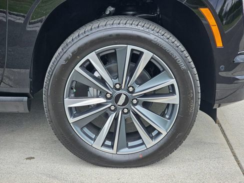 New 2026 Cadillac Escalade ESV Sport w/ Touring Package AWD/4WD image 9