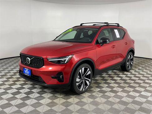 Used 2024 Volvo XC40 B5 Plus w/ Protection Package Premier image 1