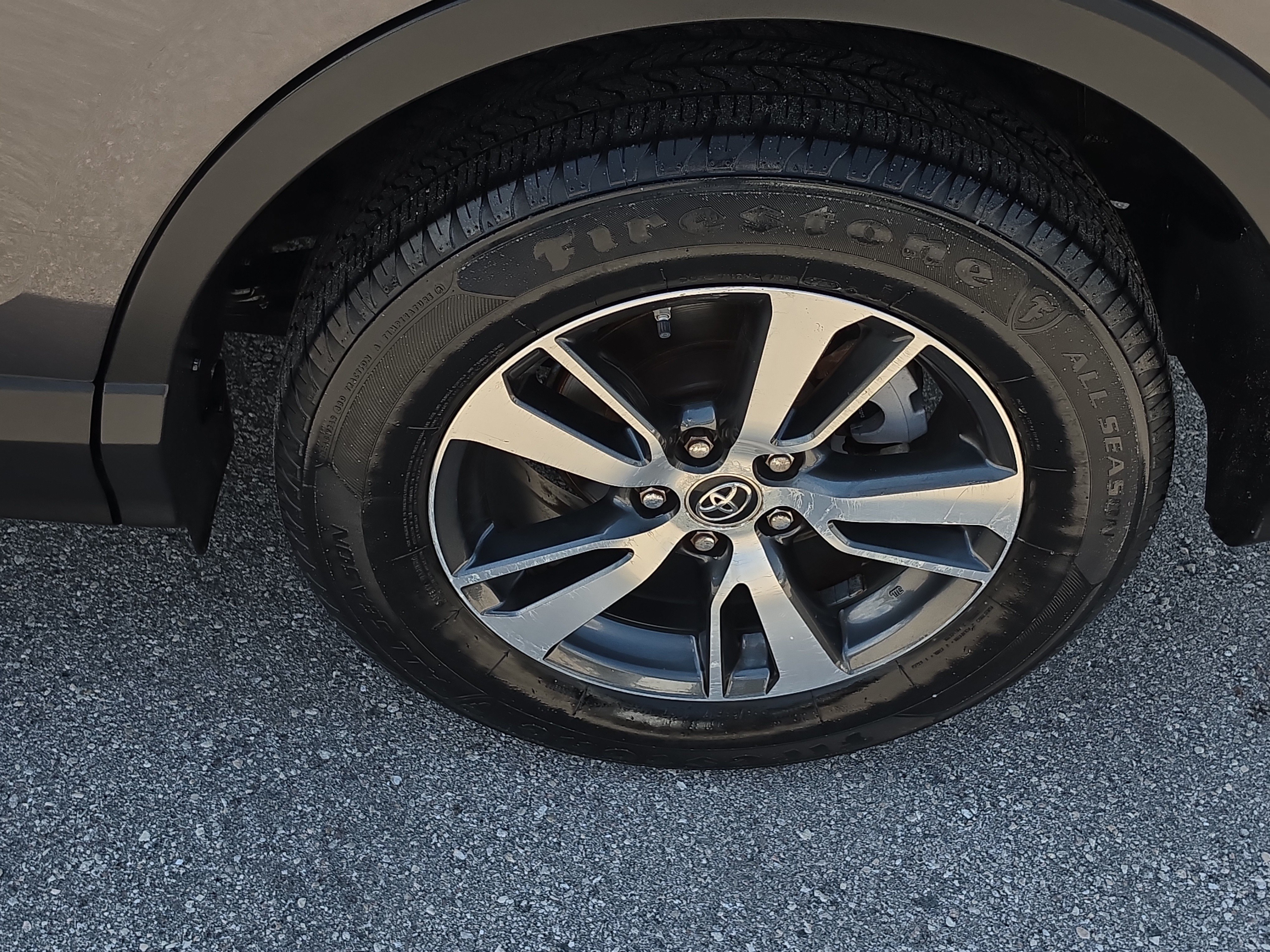 Used 2017 Toyota RAV4 XLE FWD image 26