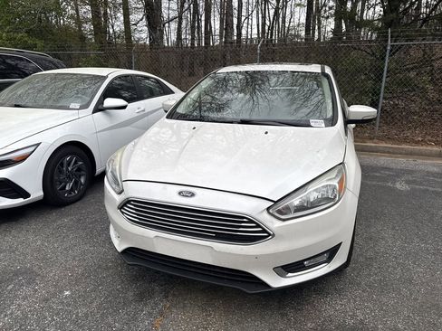 Used 2017 Ford Focus Titanium w/ Titanium Technology Package image 5