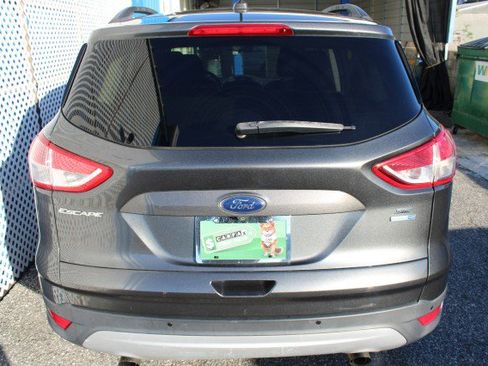 Used 2016 Ford Escape SE w/ Equipment Group 201A image 4