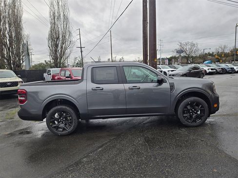 New 2026 Ford Maverick Lariat image 4