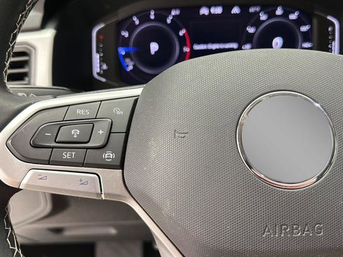 Used 2023 Volkswagen Atlas SE AWD/4WD image 18