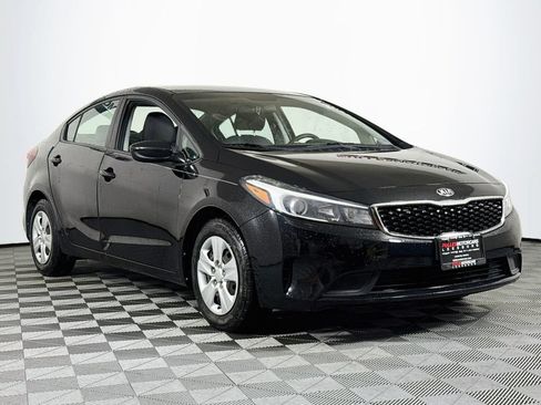 Used 2017 Kia Forte LX FWD image 1