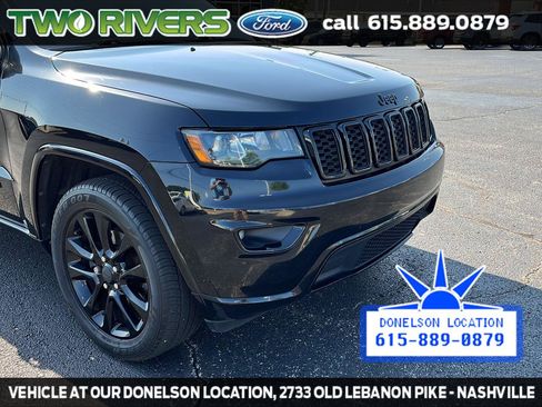 Used 2018 Jeep Grand Cherokee Altitude AWD/4WD image 14