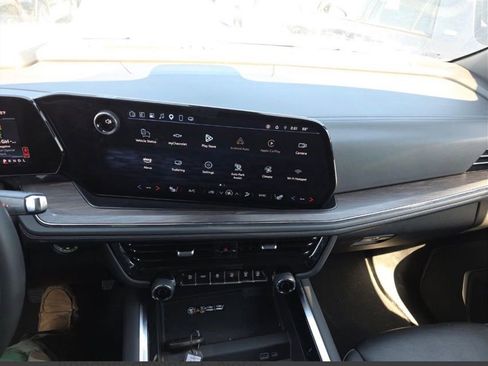 Used 2025 Chevrolet Tahoe LT AWD/4WD image 16
