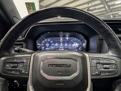 Used 2022 GMC Yukon Denali AWD/4WD image 30
