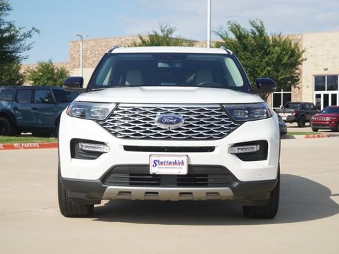 Used 2020 Ford Explorer Platinum w/ Premium Technology Package AWD/4WD image 2
