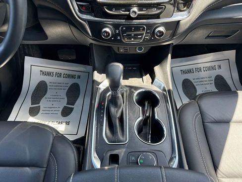 Used 2023 Chevrolet Traverse LT w/ LT Premium Package AWD/4WD image 17