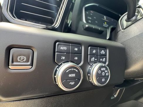 Used 2024 GMC Sierra 2500 AT4 w/ AT4 Premium Plus Package AWD/4WD image 6