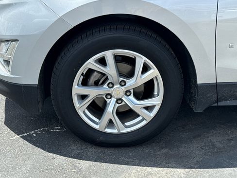 Used 2018 Chevrolet Equinox Premier FWD image 4