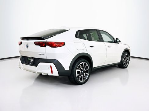 Used 2025 BMW X2 xDrive28i image 9