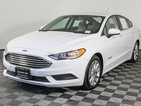 Used 2017 Ford Fusion S image 3