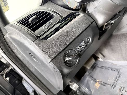 Used 2023 Chrysler 300 S RWD image 29