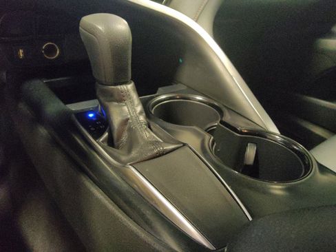 Used 2019 Toyota Camry LE FWD image 26