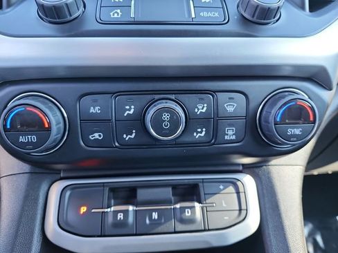 Used 2023 GMC Acadia SLT image 14