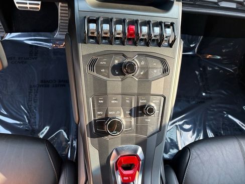 Used 2015 Lamborghini Huracan LP 610-4 image 9