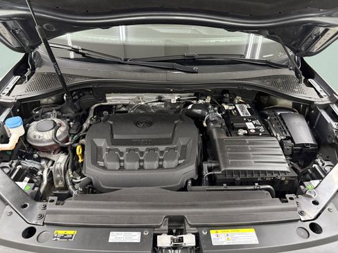 Used 2023 Volkswagen Tiguan SE R-Line image 32