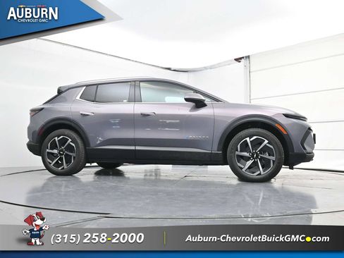 New 2026 Chevrolet Equinox EV LT image 23