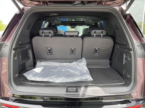 Used 2025 Chevrolet Traverse High Country w/ LPO, Floor Liner Package AWD/4WD image 45