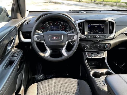 Used 2024 GMC Terrain SLE w/ Elevation Edition FWD image 5