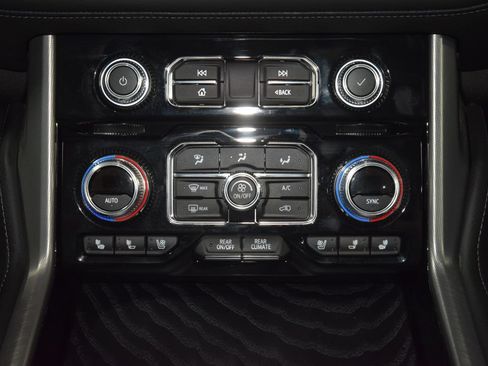 Used 2024 GMC Yukon Denali w/ Max Trailering Package AWD/4WD image 35
